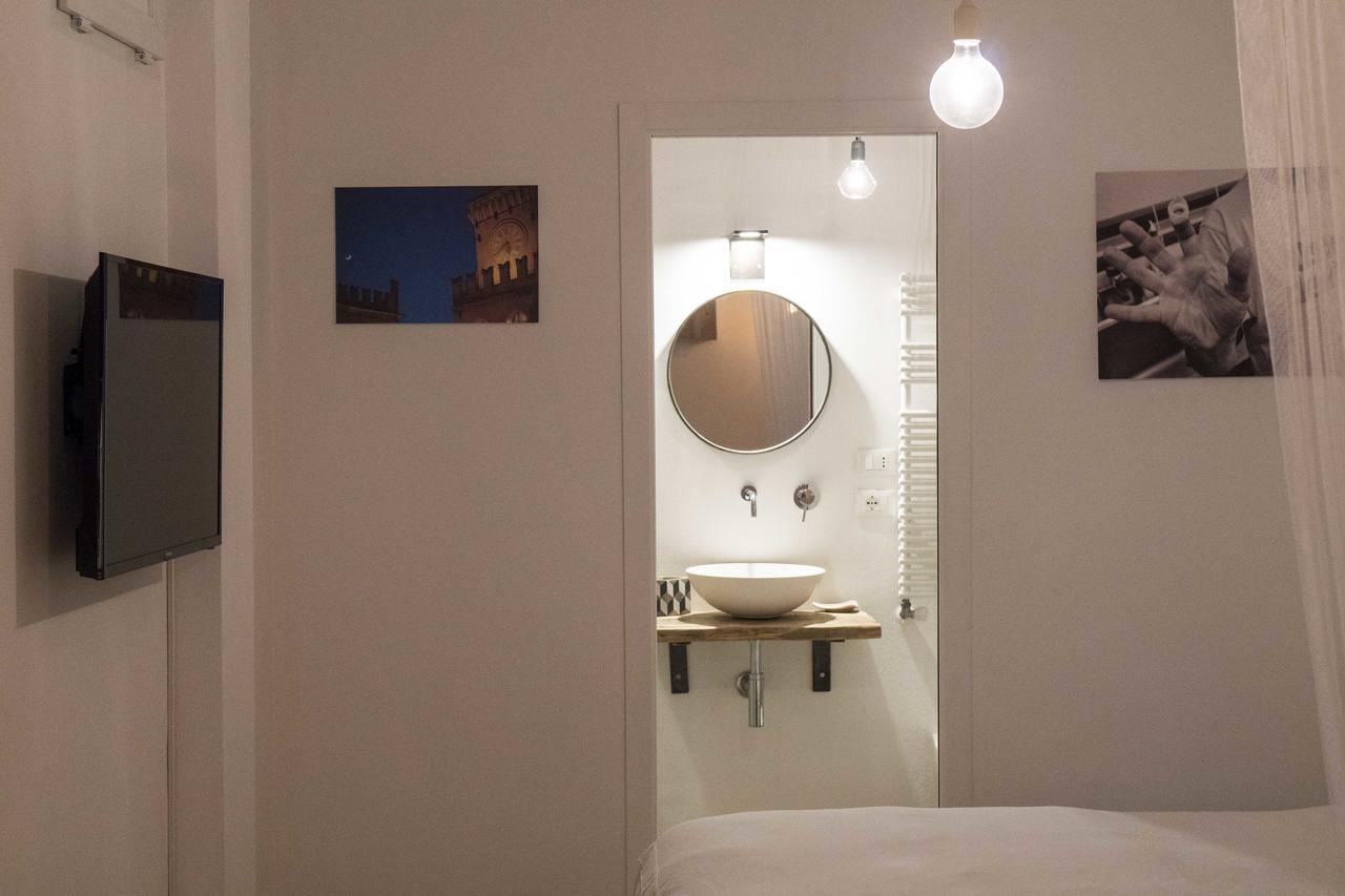 Lovely Studio D'Azeglio By Studio Vita Bolonha Exterior foto