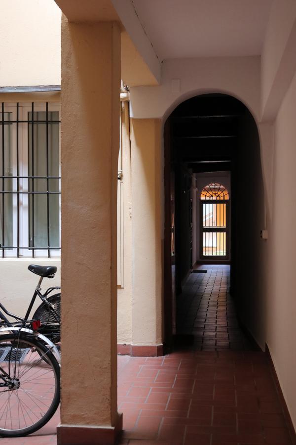 Lovely Studio D'Azeglio By Studio Vita Bolonha Exterior foto