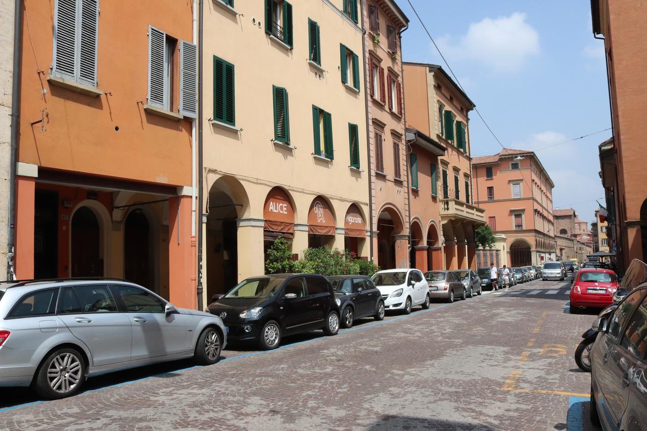 Lovely Studio D'Azeglio By Studio Vita Bolonha Exterior foto
